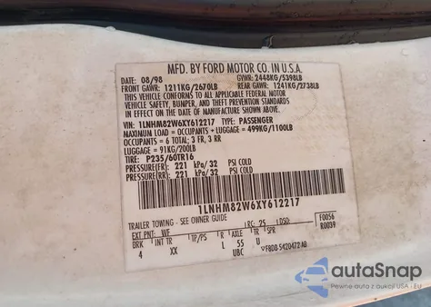 1999 Lincoln Town Car Signature из США, поврежденный, VIN 1LNHM82W6XY612217